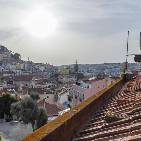 Vintage With Castle View Apartment By Lovelystay Lisbon Exterior photo